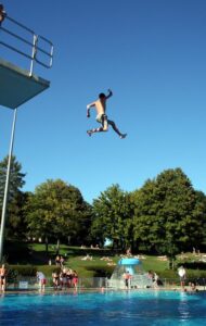 Badezentrum 10m Sprungturm 1